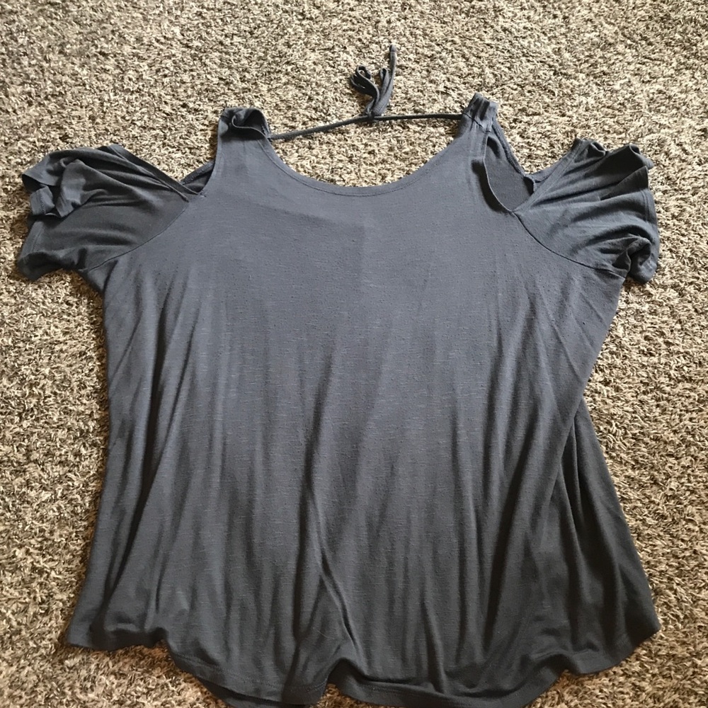Maurices grey cutout shoulder top Sz 1